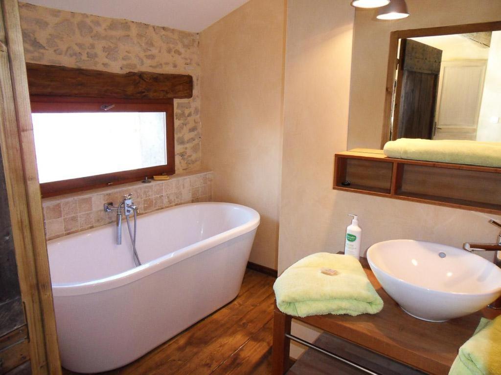 Le Relais D'Elle Bed & Breakfast Niozelles Exterior photo